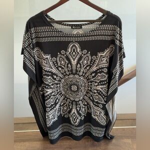 Apostrophe Batwing Blouse black geometric White Floral 2X